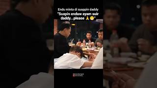 Download lagu Andrew wants his daddy to feed him mp3