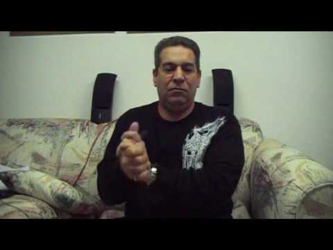 manualist plays you make me feel like farting - on his hands!