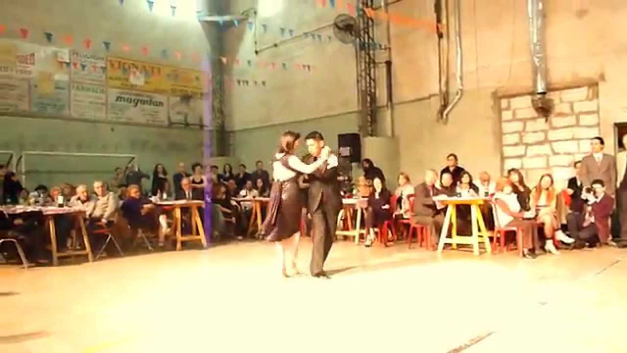 Julieta Qüesta y Rauli Choque en el Morán con Los Reyes del Tango II