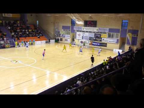 Dani Cabezón para el tiro lejano de Jorge Santos