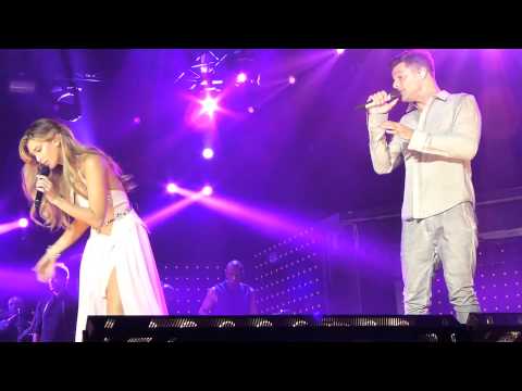Ricky Martin & Delta Goodrem Nobody Wants To Be Lonely   Townsville