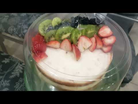 Wahab ki dulhan gives me cake 🎂 and flowers 💐