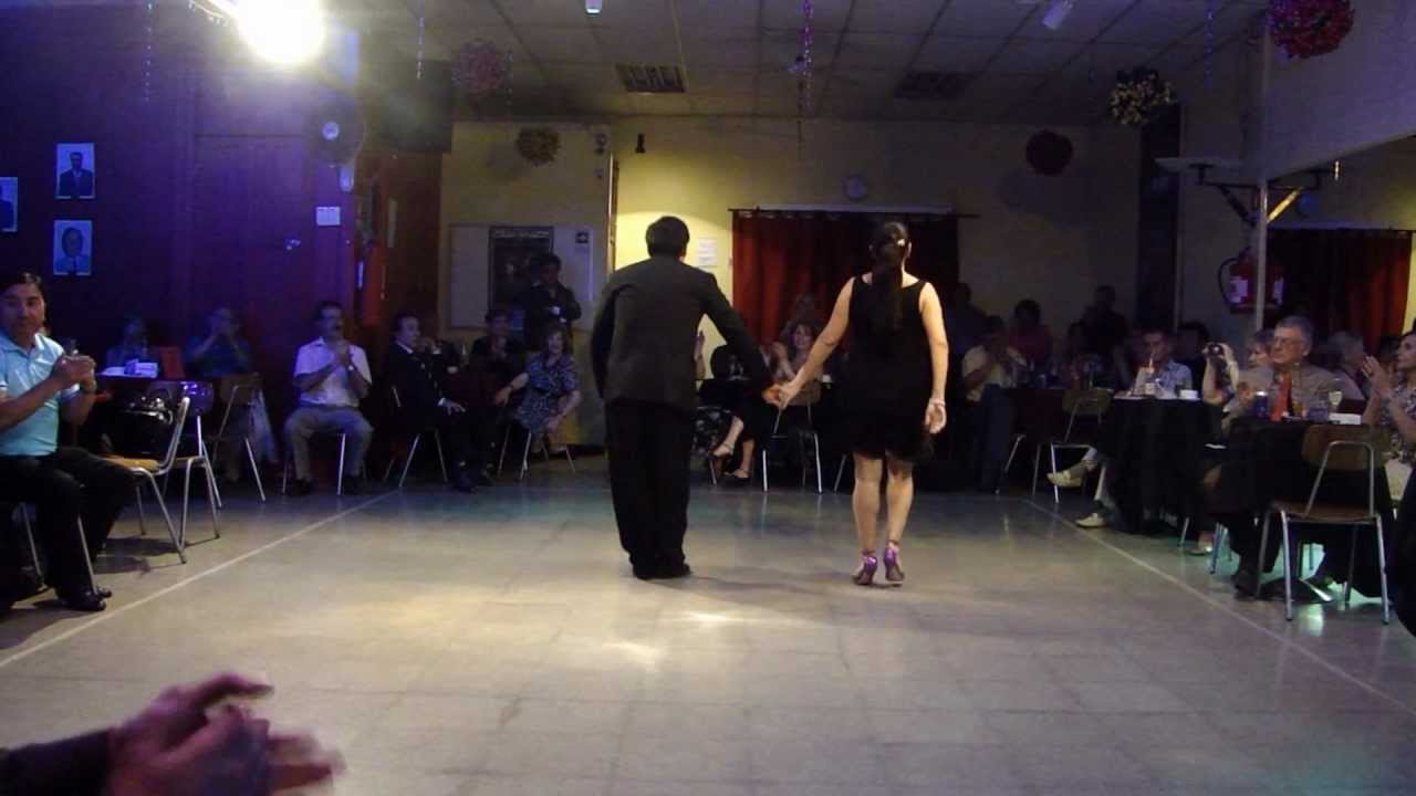Stella Baez y John Zabala bailando:Bailonga de Canaro, (Milonga Garufa-FarraTango)