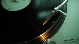 D Train -  Runner 12inch Dubbed Ariedit @ Arnold&#39;s