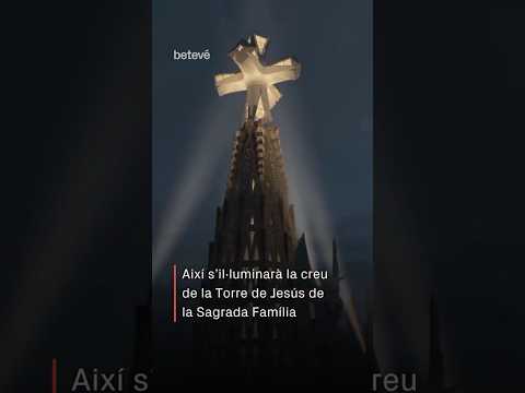✨ LA LLUM DE LA CREU DE LA SAGRADA FAMÍLIA #sagradafamília #shorts #GAUDI #barcelona