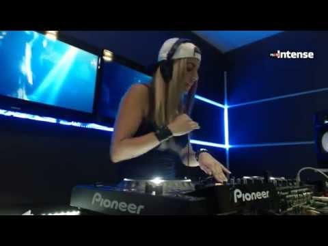 Sonya - Live @ Radio Intense 26.08.2015
