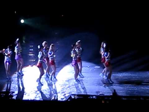 [FANCAM] 111210 GG Tour in SG 2nd night - Gee