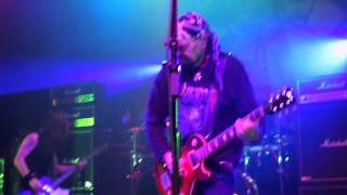 Saxon - This Town Rocks!