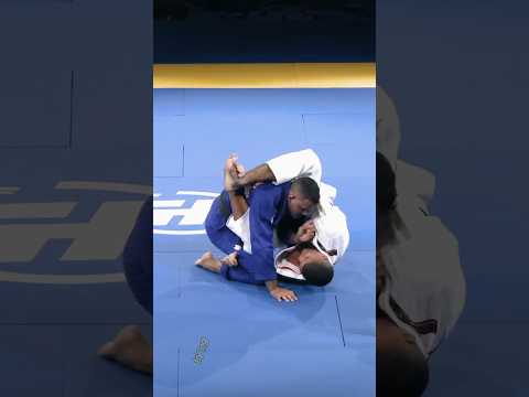 Victor Hugo Submits Fellipe Andrew in 1 minute #bjj #jiujitsu #shortsvideo #grappling #submission