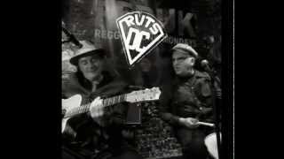 Target (Moat Mix Unreleased Version) – Small Axe (a.k.a. Ruts DC) (1995)