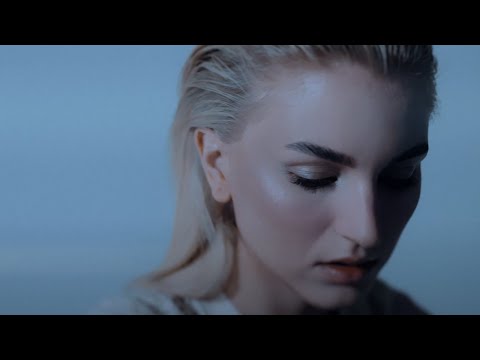 OKTAWIA - Niewygodnie [Official Visualizer]