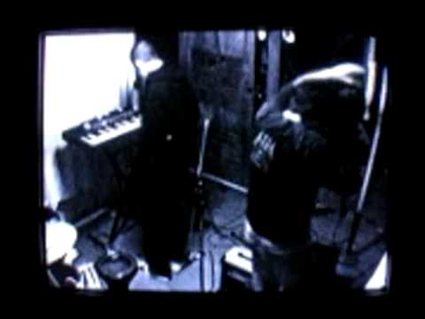 Tiuke - Abre La Luz, Apaga La Puerta / 2015,4 (Live)