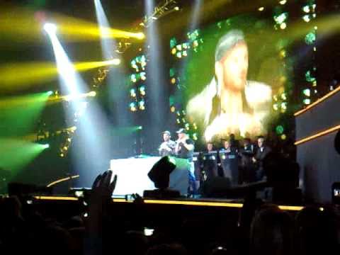 Ben Saunders & DJ Jean "Use Somebody" live in Amsterdam