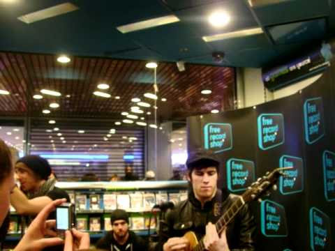 All Time Low - Dear Maria, Count me in (Acoustic @ Free Record Shop Brussels)