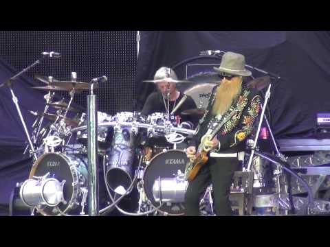 ZZ Top - Got Me Under Pressure (live at Hellfest 2013)