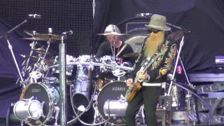 ZZ Top - Got Me Under Pressure (live at Hellfest 2013)