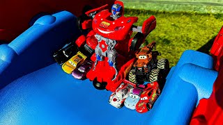 Disney Pixar Cars falling into deep pool, Lightning McQueen, Tow Mater, Mack, Sally, Francesco