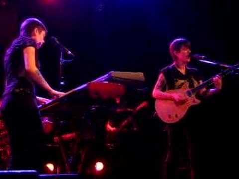 12/17 Tegan and Sara - Relief Next To Me @ Le National