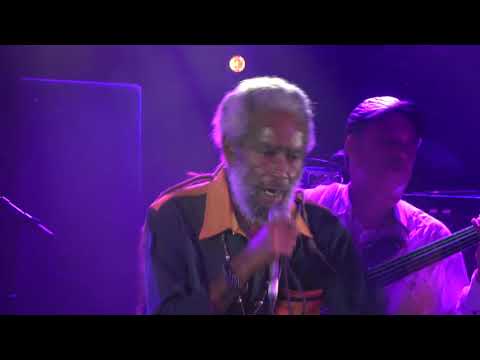 Max Romeo Live - "I chase the Devil" (Iron Shirt)