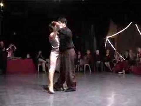  Carlos Espinoza  and  Mamié Sancy  are  dancing  to  the  vals  "  Viejo Portón  "