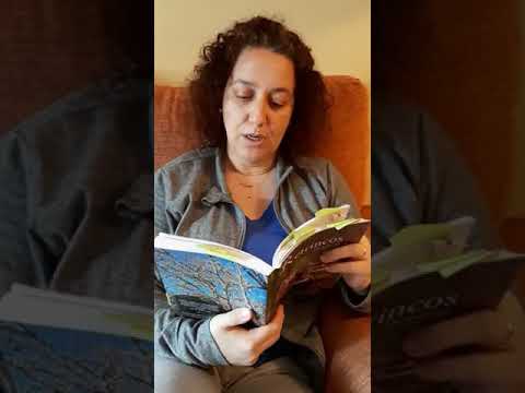 Vídeo: Lisi Novas Domínguez le <cite>Retrincos do meu ser</cite>, de Nieves Fernández Vidueira (20/04/2020)