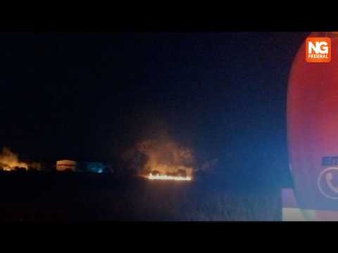 Voraz incendio puso en riesgo el centro logístico de Mercado Libre en Puerto Tirol