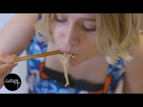 How To Eat Ramen Properly