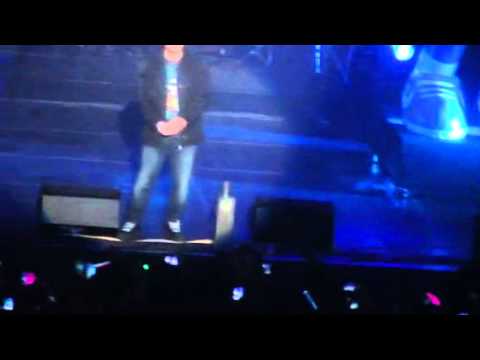 LeeSsang - Turn Off The TV ( not full ) live at Amoebahood Concert