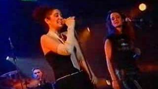 Vega - &quot;La verdad&quot;  Live! (Gran Teatro Córdoba. Enero 2004)