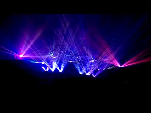 Eric Prydz EPIC 3.0 @ Madison Square Garden - Depeche Mode - Personal Jesus (Eric Prydz Remix)