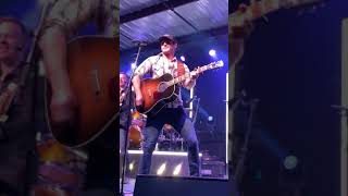 Easton Corbin- Somebody’s Gotta Be Country(Floore’s)