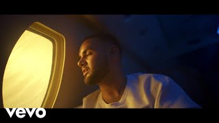 Deja De Pensar Lyrics English Translation