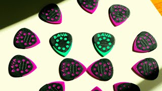 Video thumbnail for DAVA Grip Tip Guitar Picks Are Amazing! by Mike From Nashville
