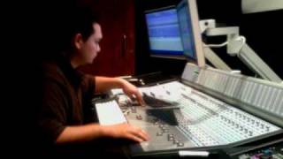 DJ DRIPINICE IN THE STUDIO MIXING 