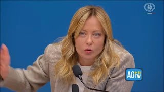 L'ironia di Giorgia Meloni: «Io al Quirinale? Preferirei lavorare con Fiorello»