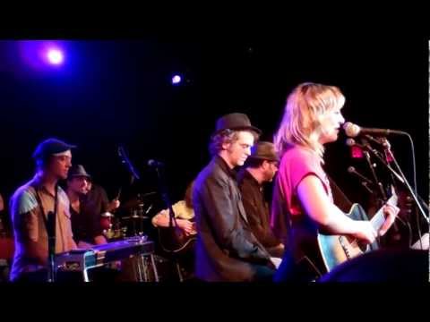 Anais Mitchell & The Hadestown Orchestra-Flowers (Eurydice's Song)