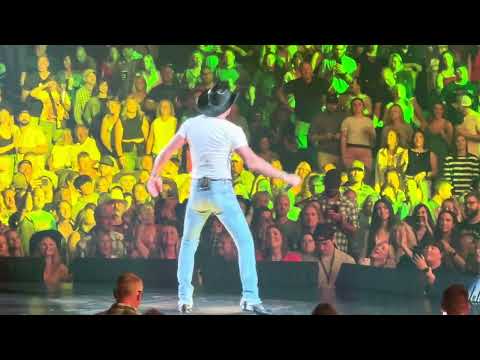 Tim McGraw Where The Green Grass Grows ￼ - Van Andel Arena Grand Rapids, MI 6/1/24 ￼