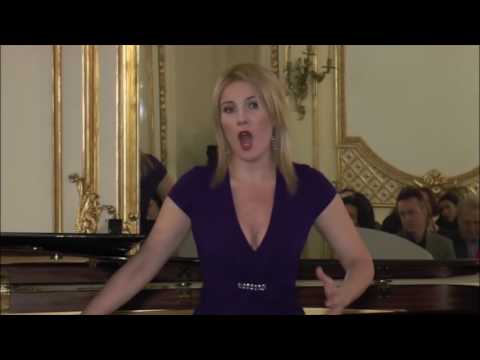 Mezzosoprano Edyta Kulczak - A les je tichý kolem kol