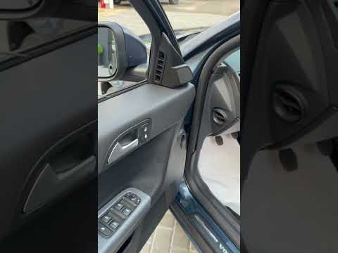 фото volvo v50 i рестайлинг 0