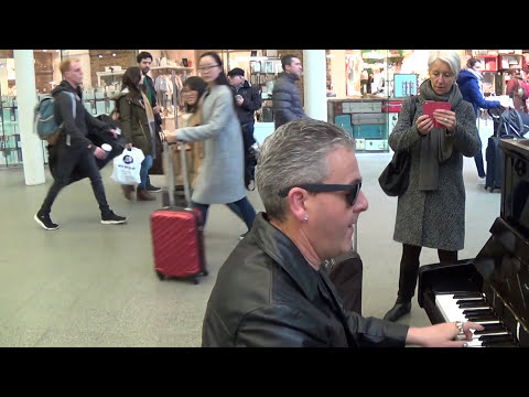 Swanee River Boogie at St Pancras Station (Dr K)