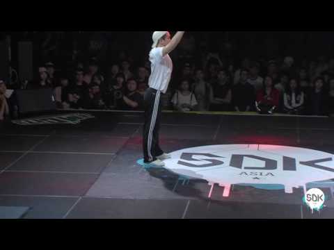 SDK ASIA 2016 TOP8 - Popping 1on1 - D Switch Vs Bobby