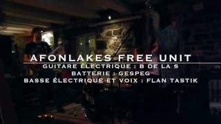 Afonlakes Free Unit - Pu une cenne (live à Québec)