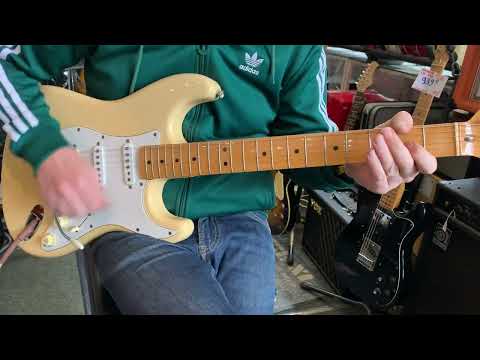 VIDEO- FENDER Stratocaster ST'72-US 2004 - VWhite - Japan Import image 13