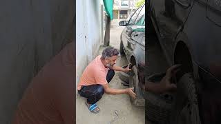 जान लो काम में लगे गा विल प्लेट से टायर चिपक गया है सारे बोल्ट खोल दिए टायर निकल नहीं रहा क्या करें