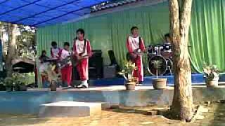 preview picture of video 'Pentas Seni SMAN 1 Pagelaran, Pringsewu, Lampung maret 2011.mp4'