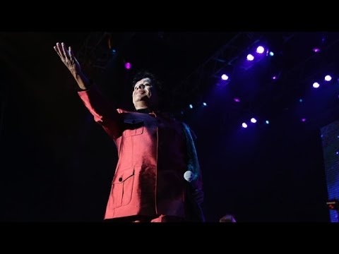 Mexico laments loss of music legend Juan Gabriel