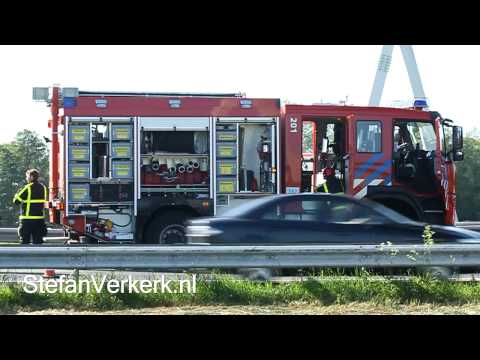 Drie auto's betrokken bij kop-staart botsing A28 Wezep - ©StefanVerkerk.nl