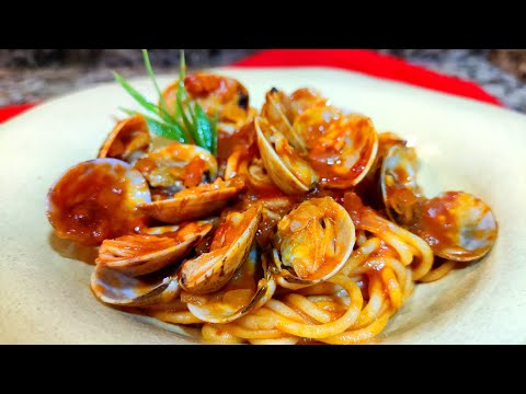 SPAGUETI CON ALMEJAS SALSA DE TOMATE PICANTE