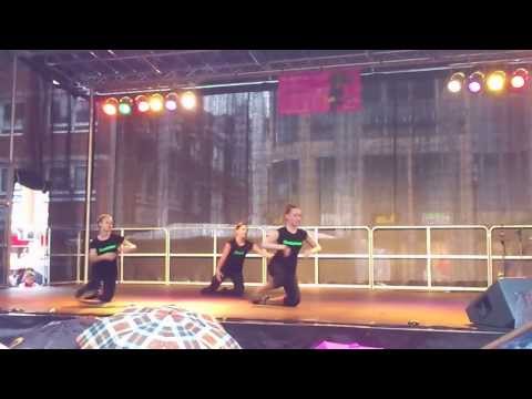 Elly-Heuss-Schule Tanz-AG Wiesbaden tanzt