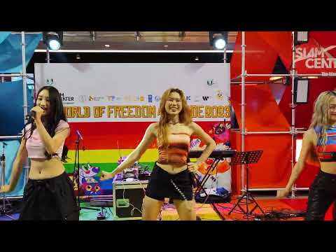 ALALA : ร้องไห้ดังๆ (Not A Chance) @ World Of Freedom And Pride - Siam Center【4K 60FPS】